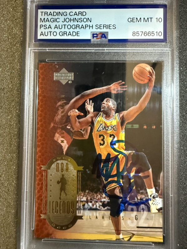 2000 Upper Deck  G Magic Johnson Auto on Card PSA 10