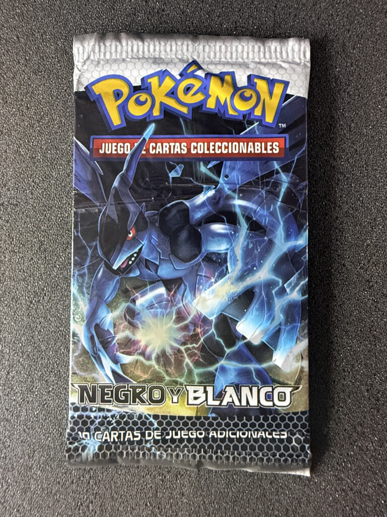 Black and White Base Booster Pack Spanish